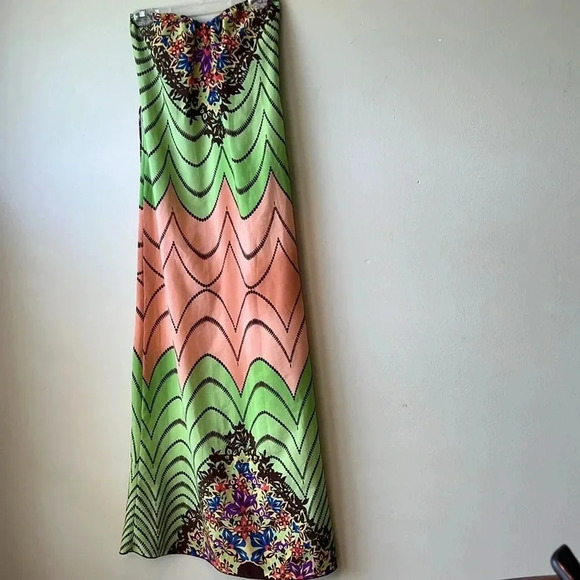 Hello Miss Dress - Picture 2 of 2